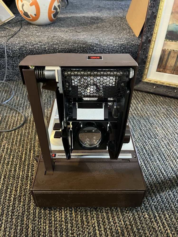 3M 6200AGB Folding Portable Overhead Transparency Projector Briefcase NM