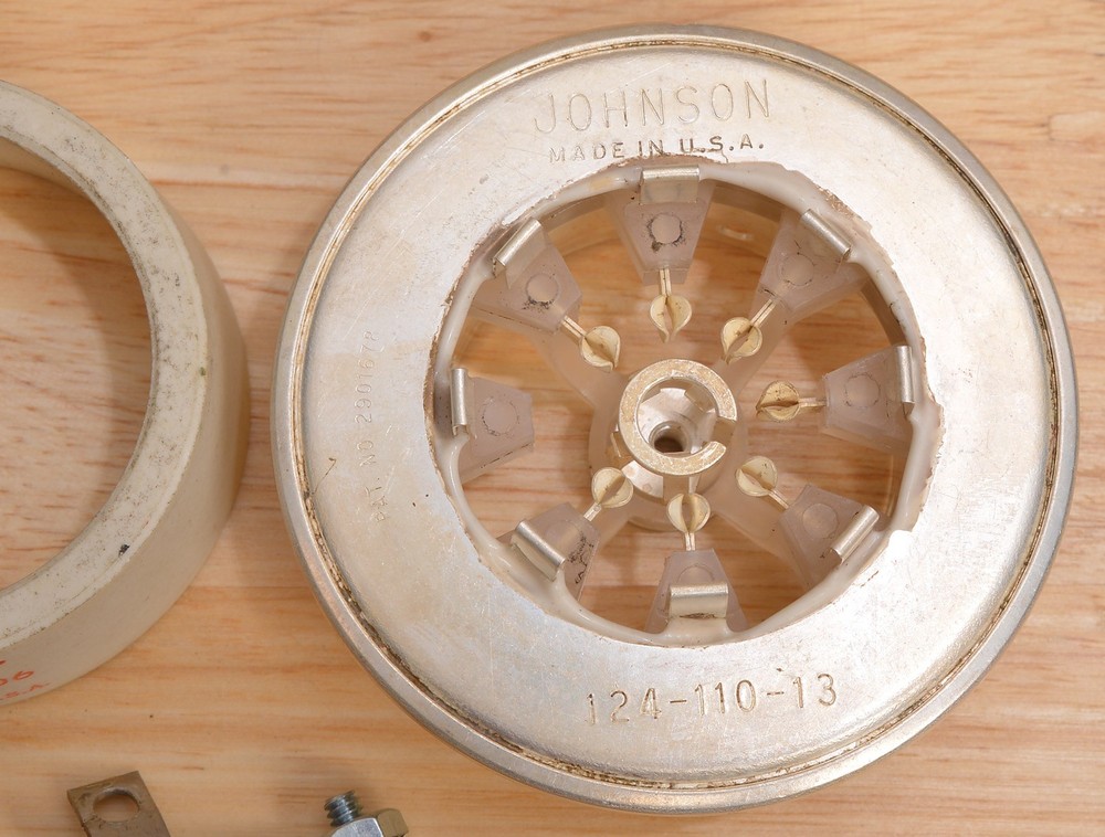 JOHNSON 124-110-13 SOCKET & SK-606 CHIMNEY (EIMAC SK600 4cx250a 4x150a 4cx350a)