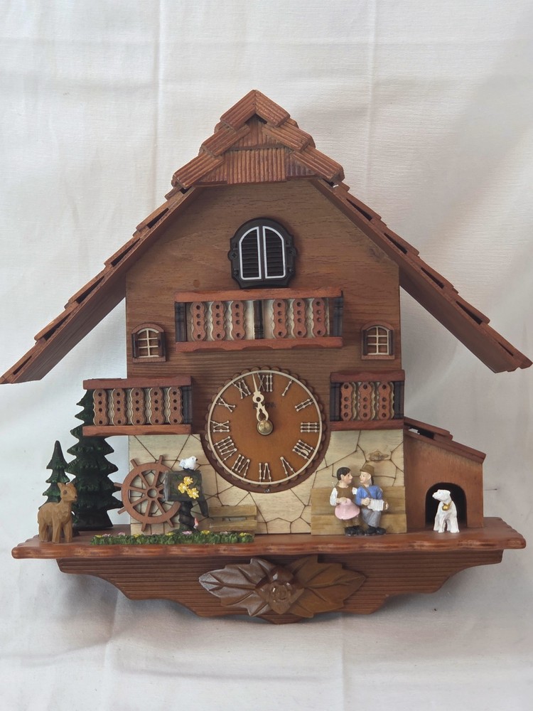 Bulova Wooden Cuckoo Bird Clock