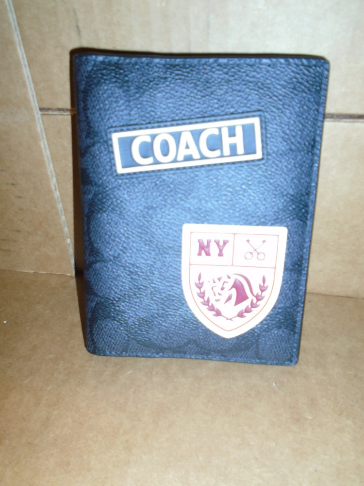 NWT COACH CY902 PASSPORT CARD CASE