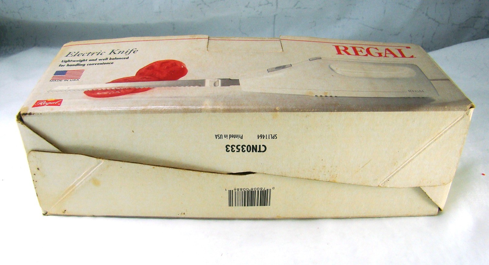 Vintage Regal Electric Knife w 2 blades in Original Box & Papers K382WT AS IS