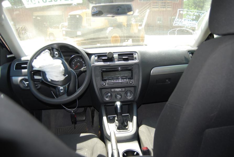 JETTA 2015 Glove Box 600210