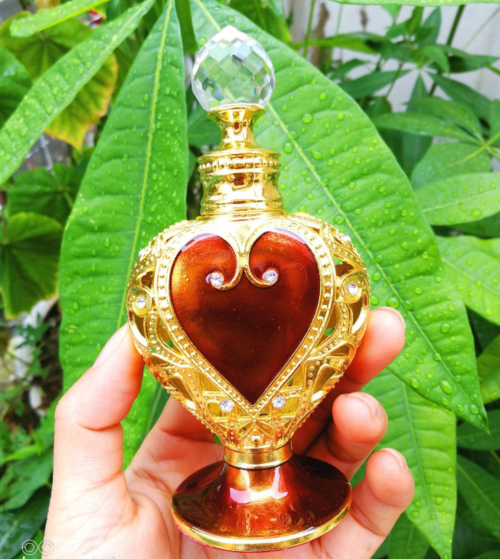 Heart of Worship Prayer Anointing Oil Fancy red Gold Heart shaped bottle 1/2 oz