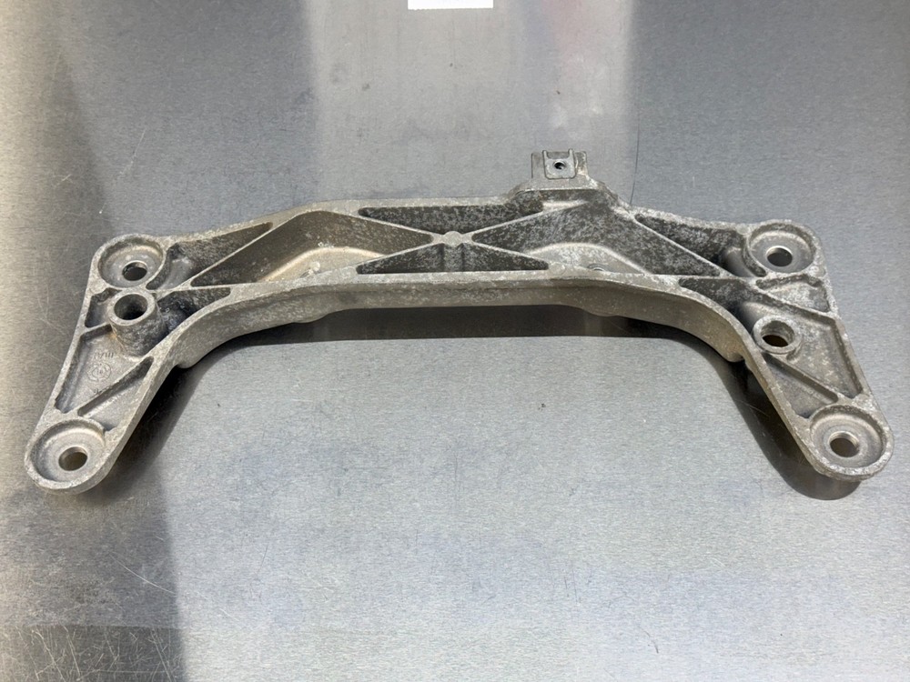 06-13 BMW E90 E82 E92 335i Automatic Transmission Mount Bracket Support OEM