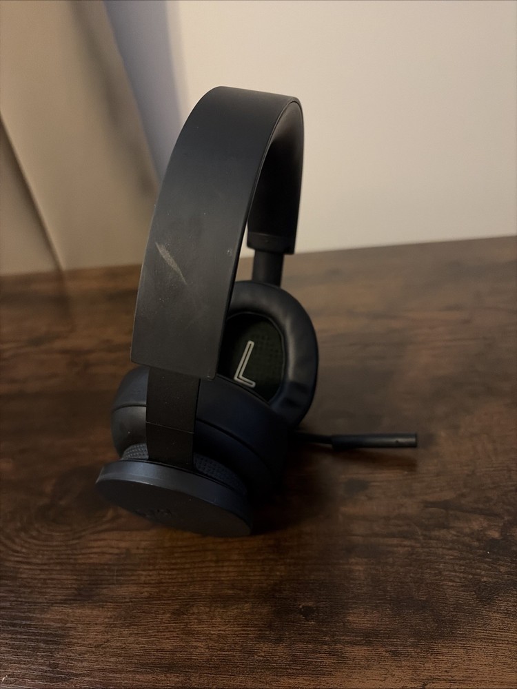 Xbox Wireless Headset Pre-owned with box