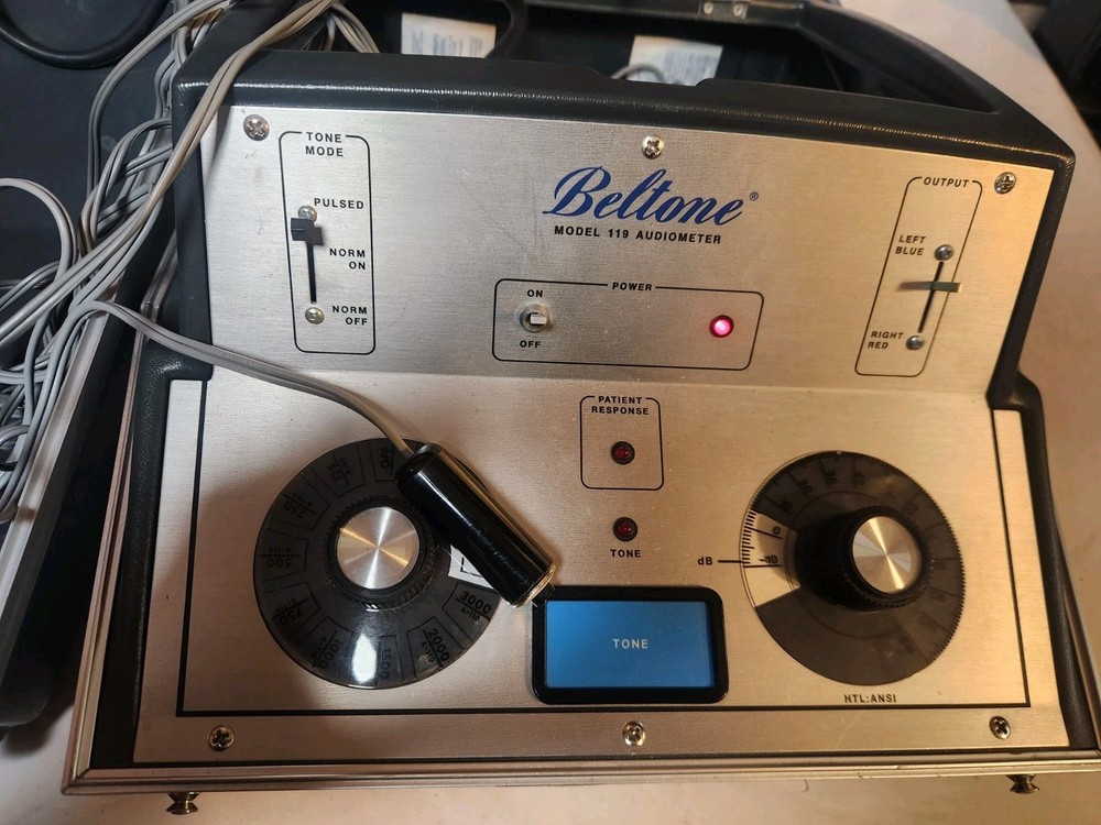 Beltone Model 119 Portable Hearing Test Audiometer  W/ Headset & Push Button