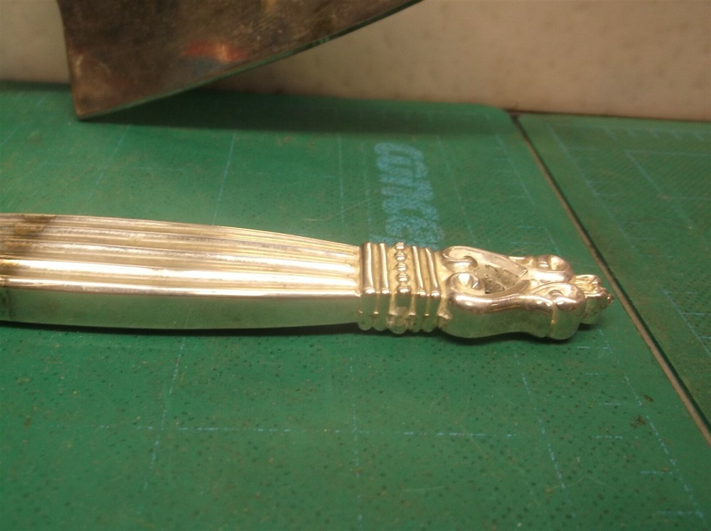 Wallace cake serving set