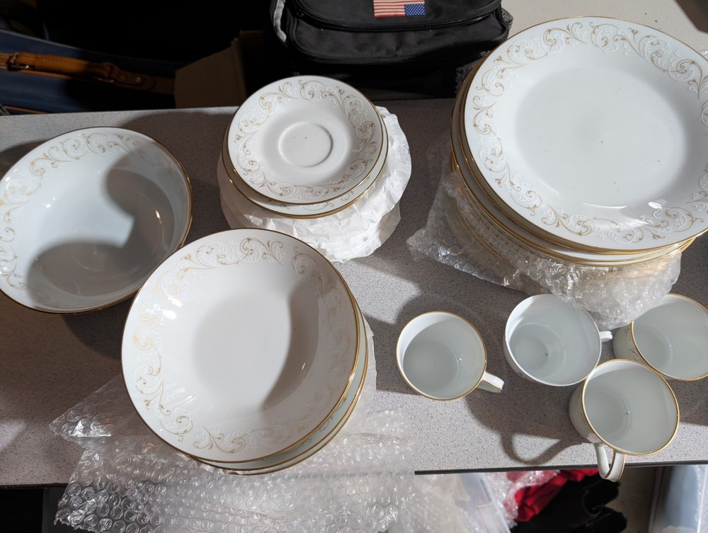 Noritake Limerick China set 12 piece set