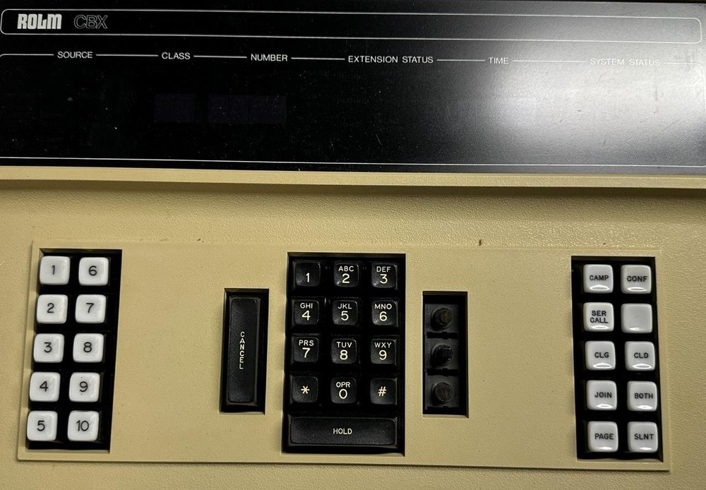 Rolm CBX Model 87090A Attendant's Console