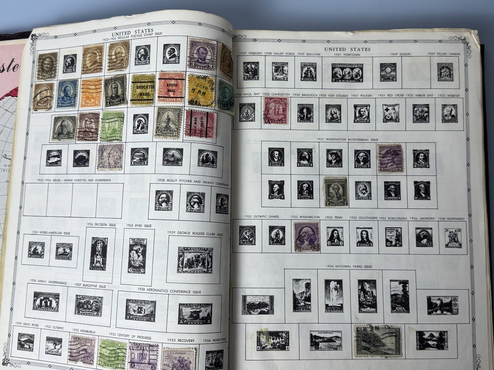 1960s Vtg "The Coronet Deluxe World Stamp Album" Book World Stamps Included