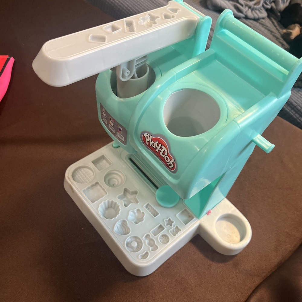 Play-Doh Cafe Kitchen Creation