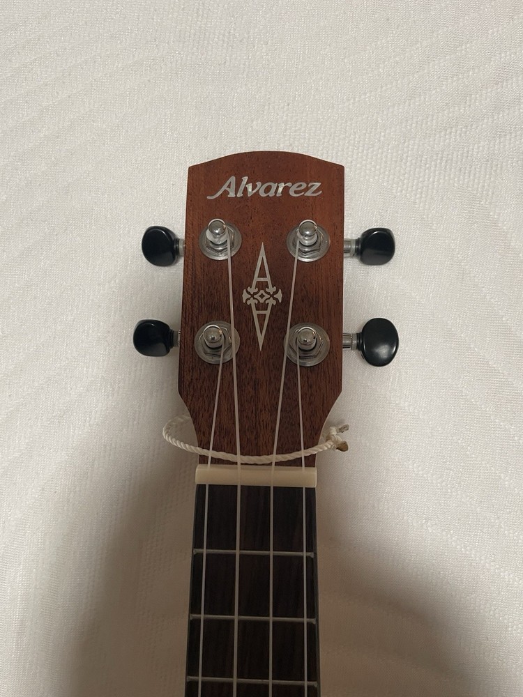 Alvarez RU22S Ukulele Excellent Condition