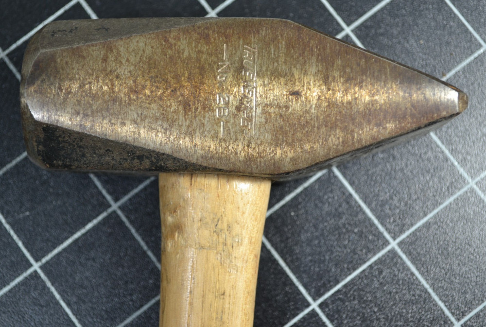 TRUE TEMPER - #2B - ENGINEERS' CROSS PEEN HAMMER - 40oz - MARKED HANDLE