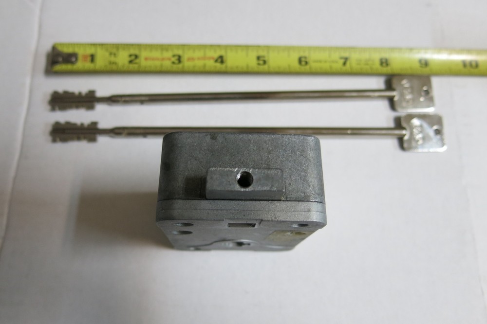 Sargent & Greenleaf Safe Key lock with Keys