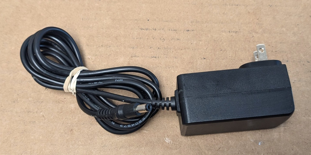 Native Instruments Komplete Kontrol S25 Semi-Weighted Keyboard Controller