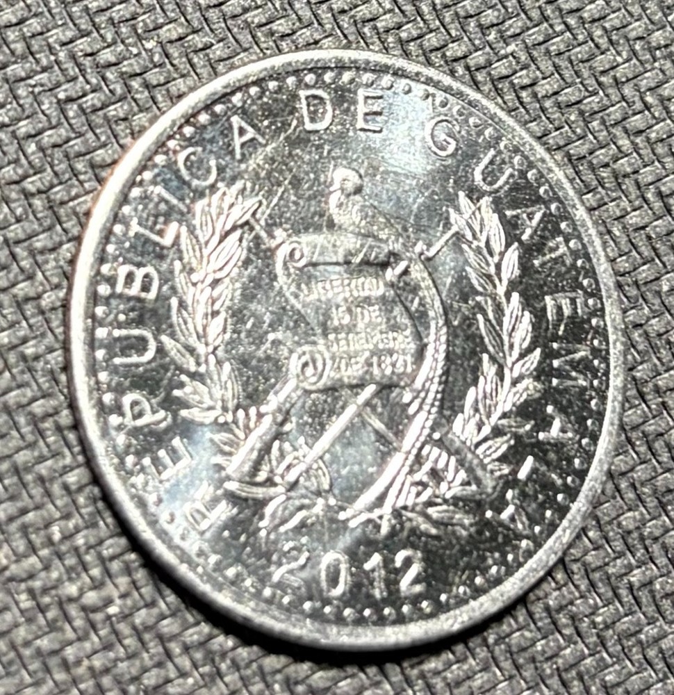 GUATEMALA 2012 25 Centavos AU++ -- 3 available