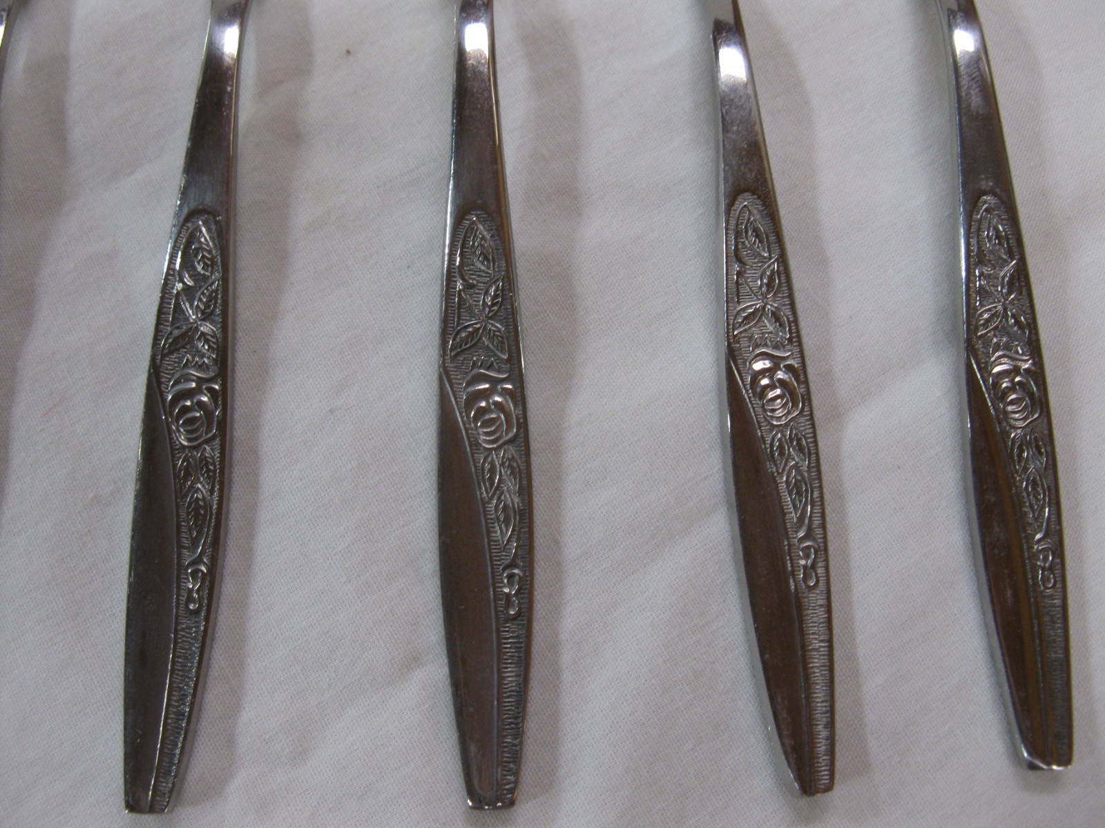 Salad / Dessert Fork Set of 9 Stainless Steel Korea Retro Rose Flower Pattern