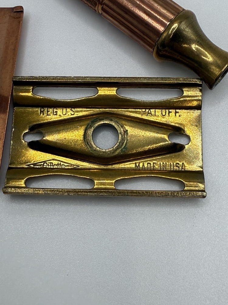 Vintage Gillette DE Two Tone Razor In Original Case, No Date Code