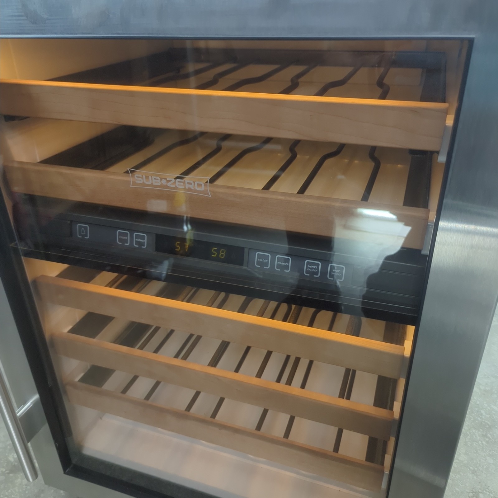 2014 Sub-Zero 424FS 24" Stainless Steel Standalone/Undercounter Wine Cooler