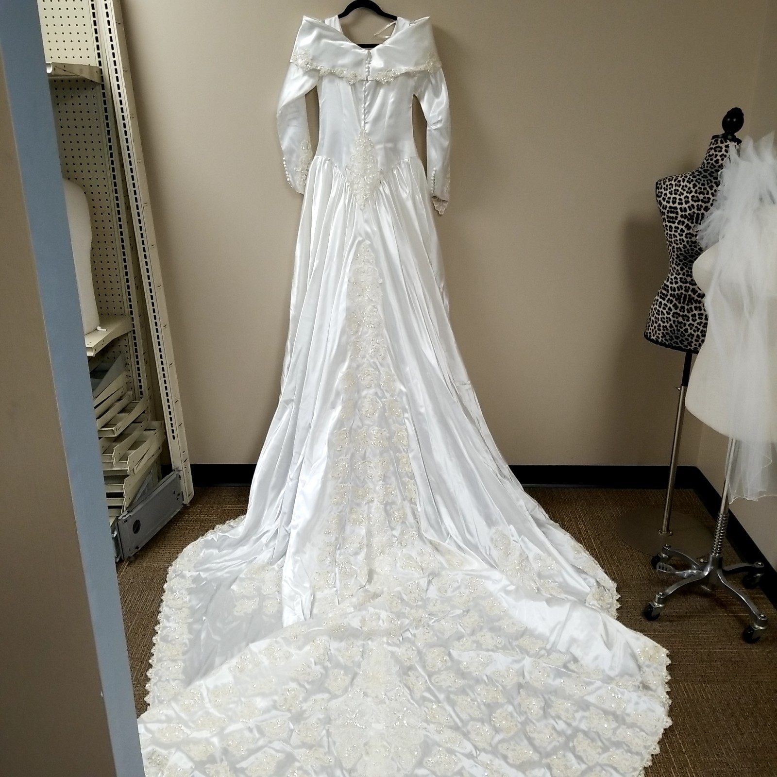 VTG Alfred Angelo 80s Wedding Dress Long Sleeve Sweetheart Ballgown Ivory W/Veil