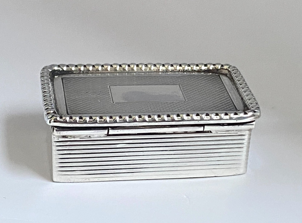 Vintage Heavy Solid Silver Pie Crust Engine Turned Pill Snuff Box Ribbed Sides