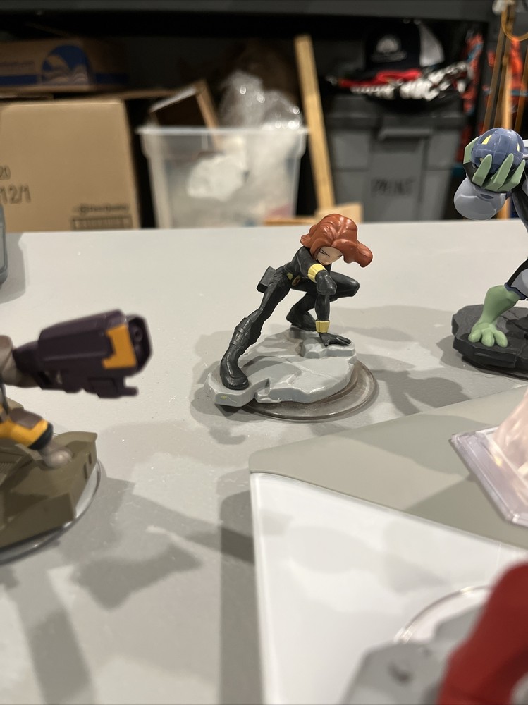 Disney Infinity 2.0 Marvel lot, Five figures, two discs, One Pad