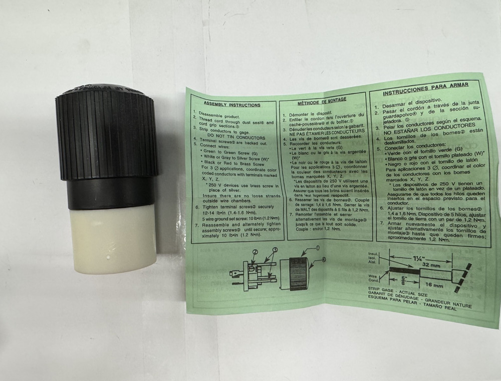 Bryant 71130NC Locking Connector, 3P 3W 30A 250V 3PH