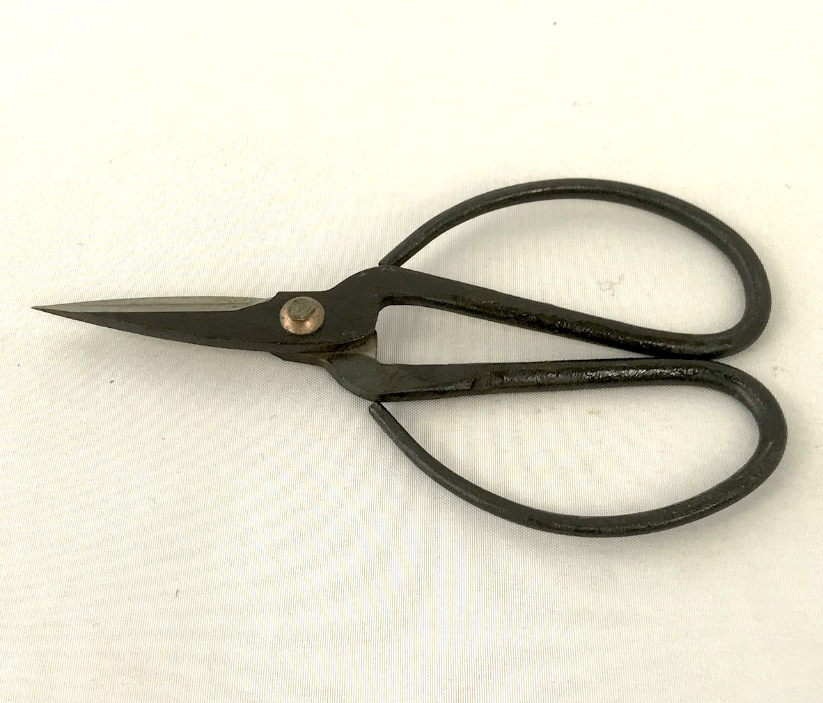Small Rustic Pocket Scissors -Reenactment, Patch Cutter