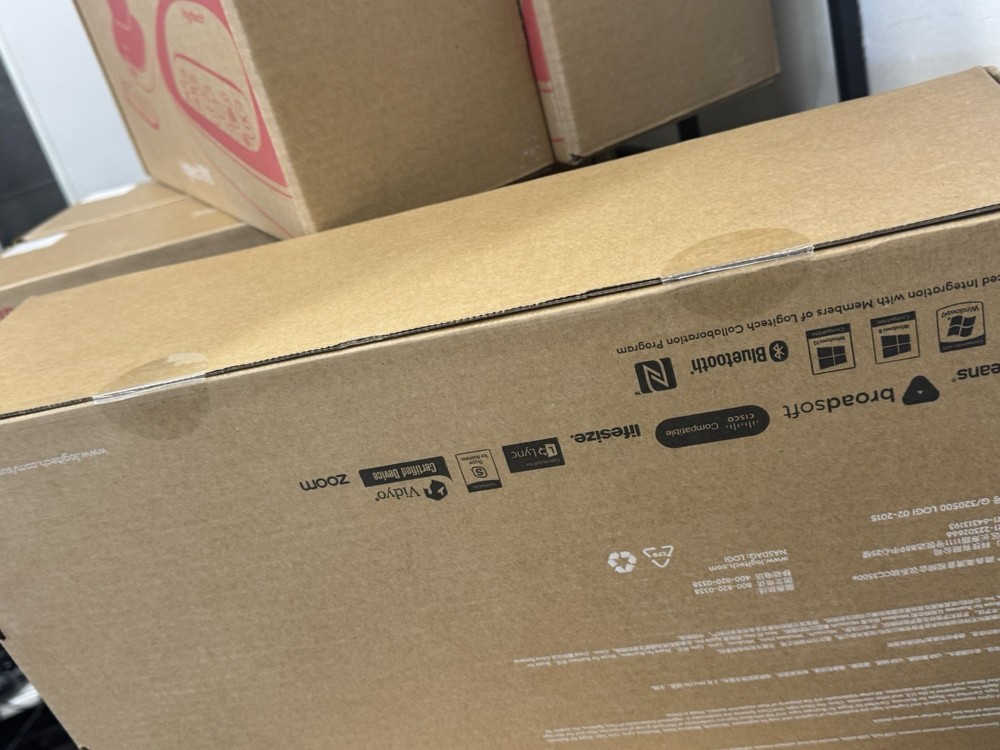 Logitech Group CC3500e Conference Camera, USB hub, USB cable , Remote,camera Mou