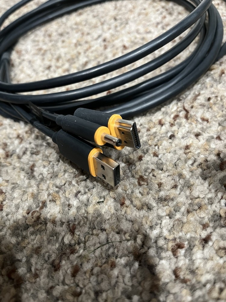 HTC Vive VR Headset + 2 Controllers + Hyperkin Hard Case - Good Condition!