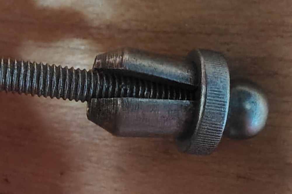 🗽VINTAGE 4-1/2" OD CALIPER WITH QUICK NUT