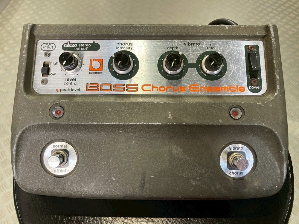 BOSS CE-1 858732