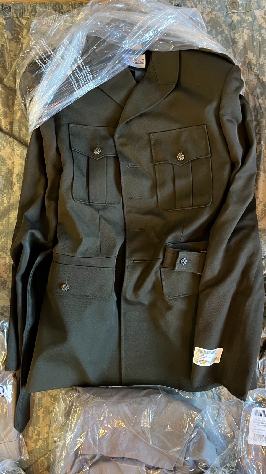 Army issue AGSU Military Service Uniform (NEVER WORN)