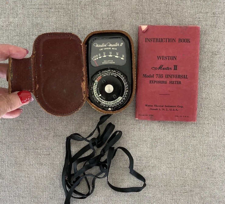 WESTON MASTER II Model 735 UNIVERSAL EXPOSURE LIGHT METER W/ CASE & Book