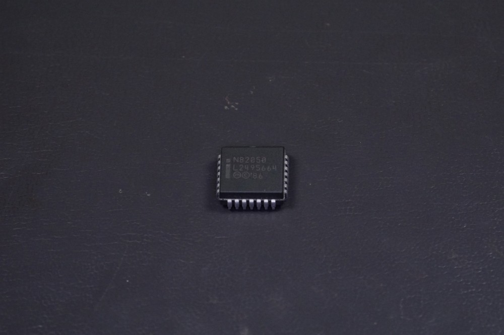 N82050 Intel Asynchronous Communications Controller 1 Channel SMT 28-PLCC NOS