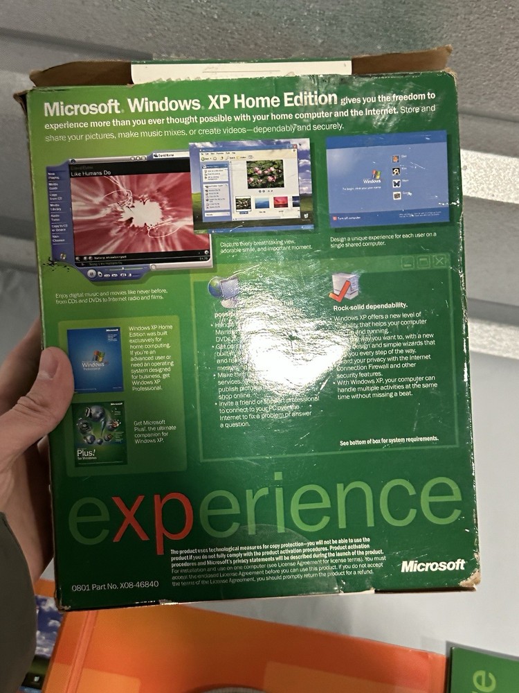 Microsoft Windows XP Home Edition - Full Version with Service Pack 2 CD-ROM