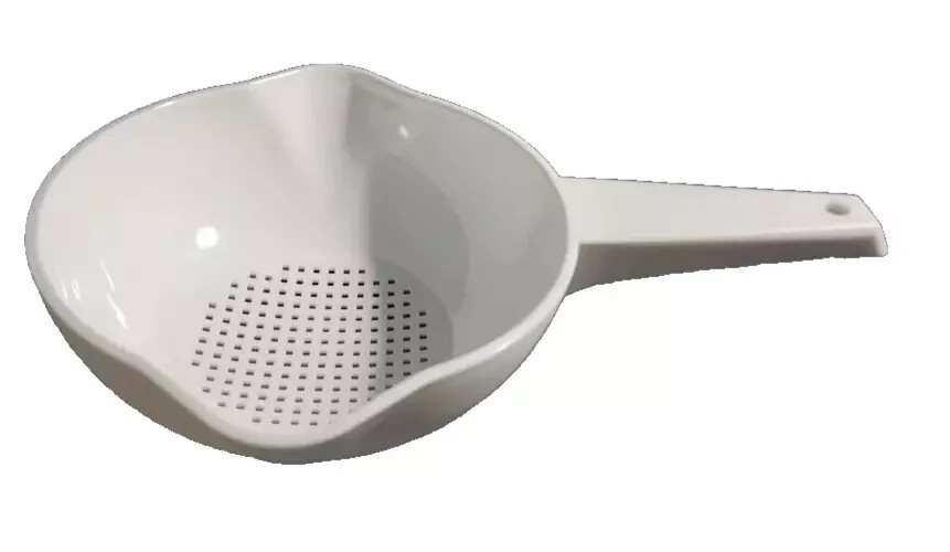 Tupperware New 1 Qt White Colander Strainer with Handle & Spouts