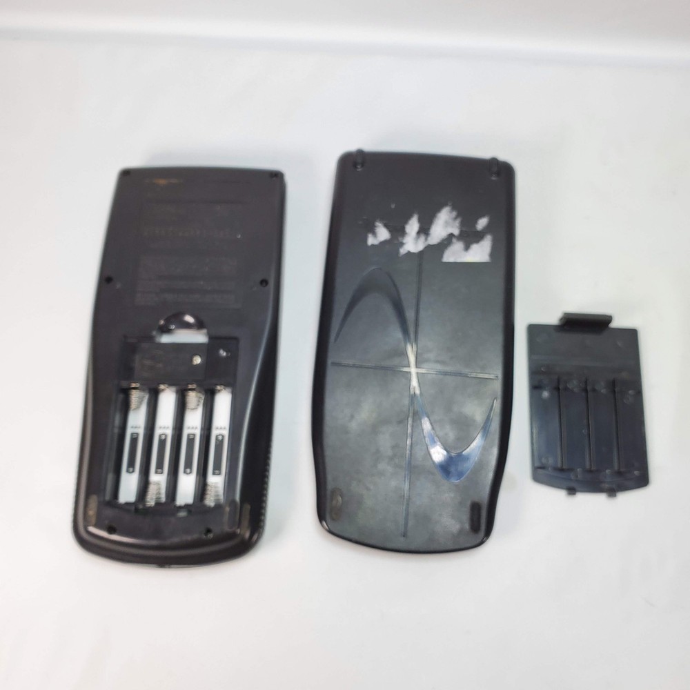 Texas Instruments TI-83 Plus Graphing Calculator With Cover DOES NOT TURN ON