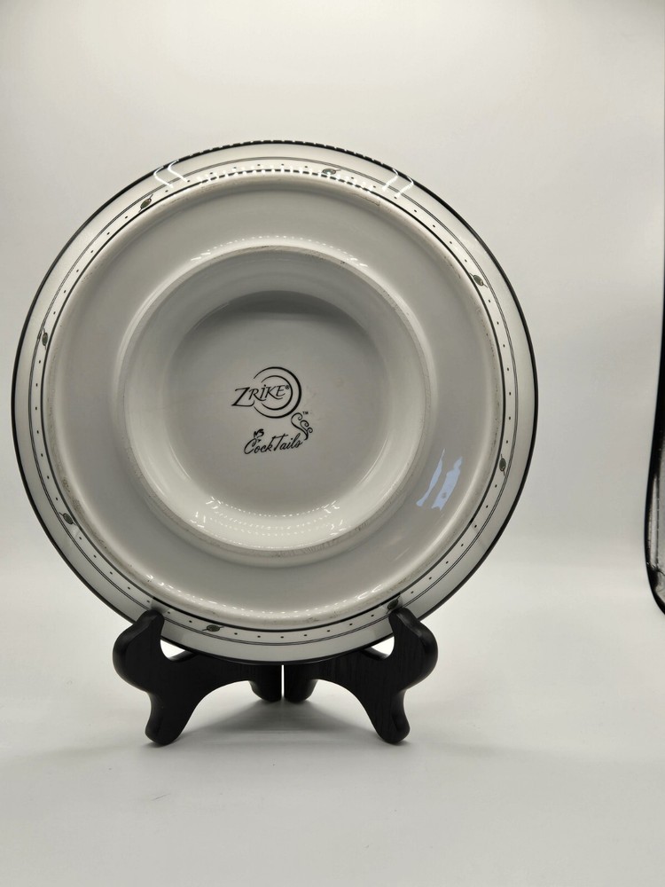 Zrike Round Appetizer Dish