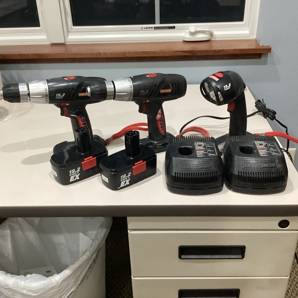 Craftsman Power Tools, untested includes,2 drills,light,2 batteries,2 chargers