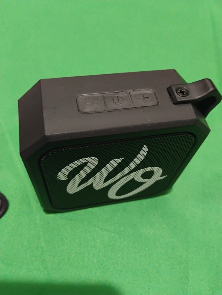 White Owl Bluetooth Speaker