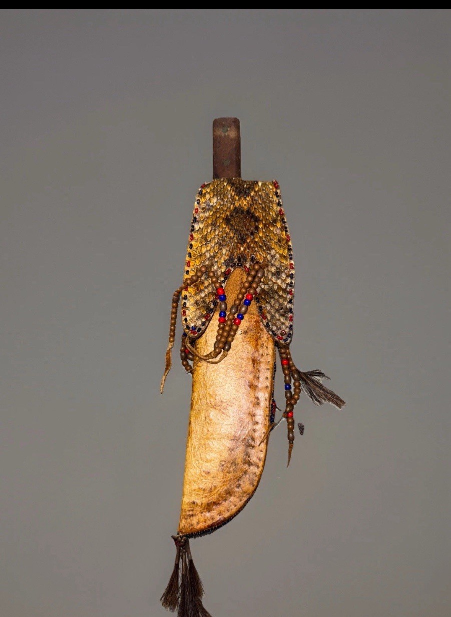 Vintage Native American Indian Leather Knife With Alligator Skin -pre-owned