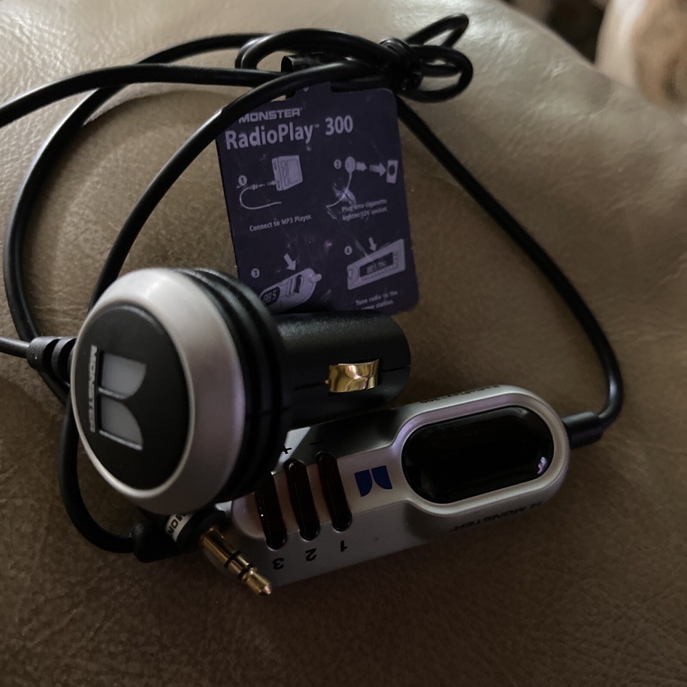 Monster &Mobile Portable Audio Radio Play 300 Wireless Car Stereo FM Transmitter