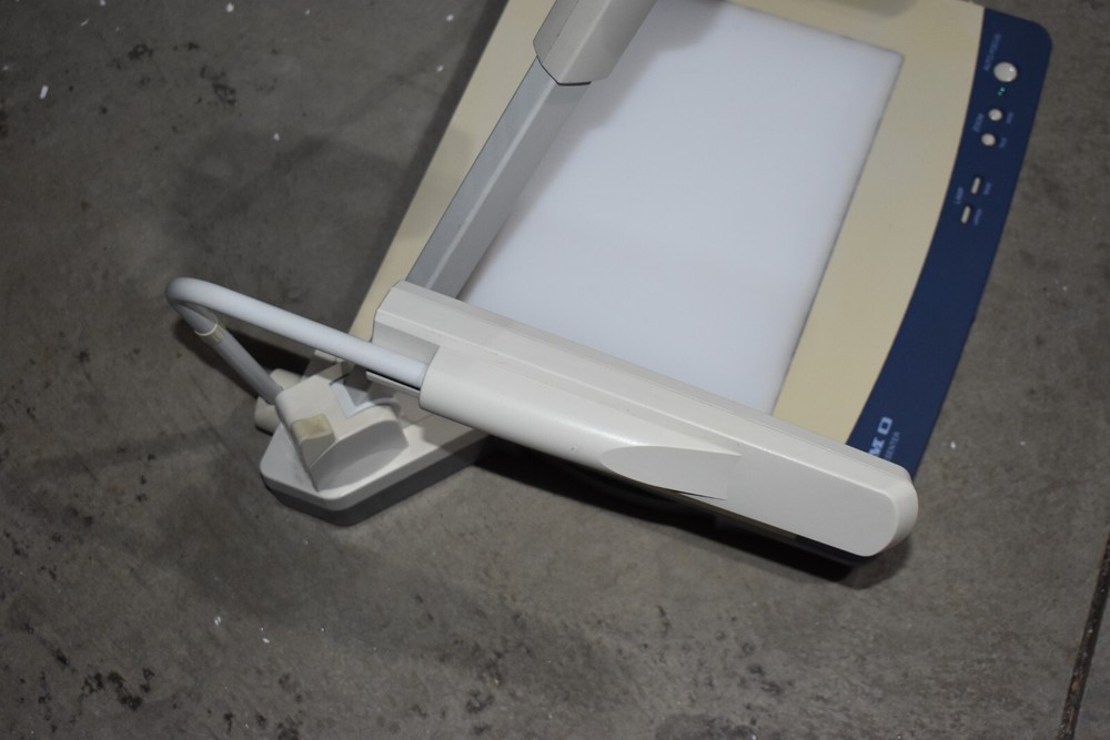 Elmo EV-4400AF Visual Presenter Zoom Overhead Document Camera Working