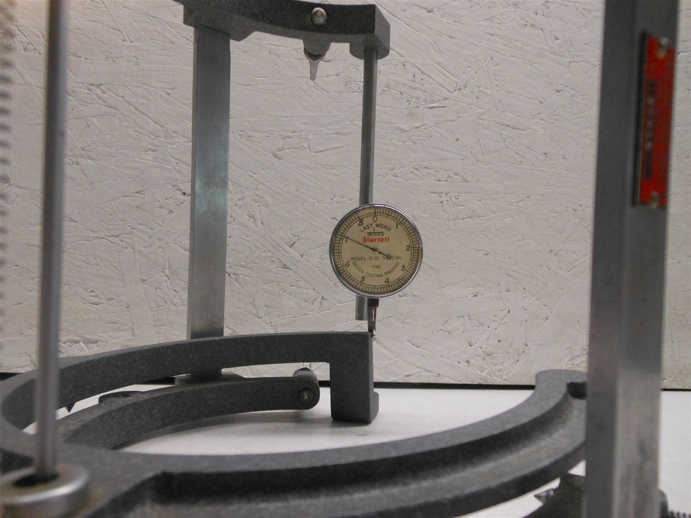 Tinius Olsen Testing Machine 72943 With Case