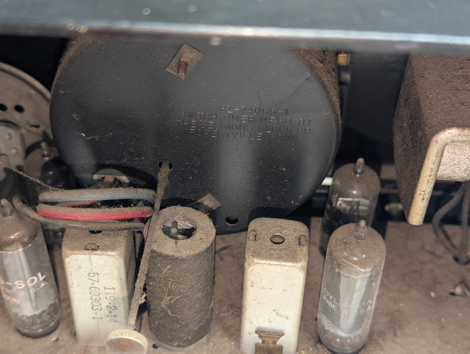 Sylvania Model 541B AM Tube Clock Radio Black Mid Century Modern Design