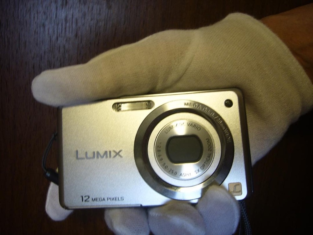 Panasonic LUMIX DMC-FS10 Silver Compact Digital Camera Full Set Tested