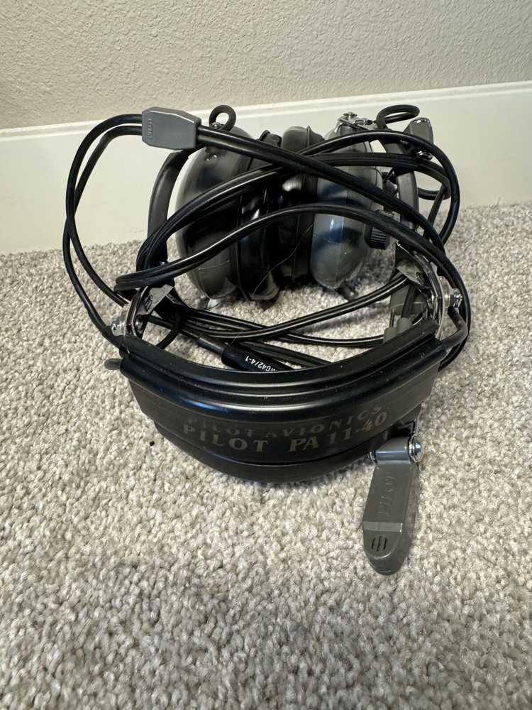 Pilot PA11-40 Headset READ DESCRIPTION