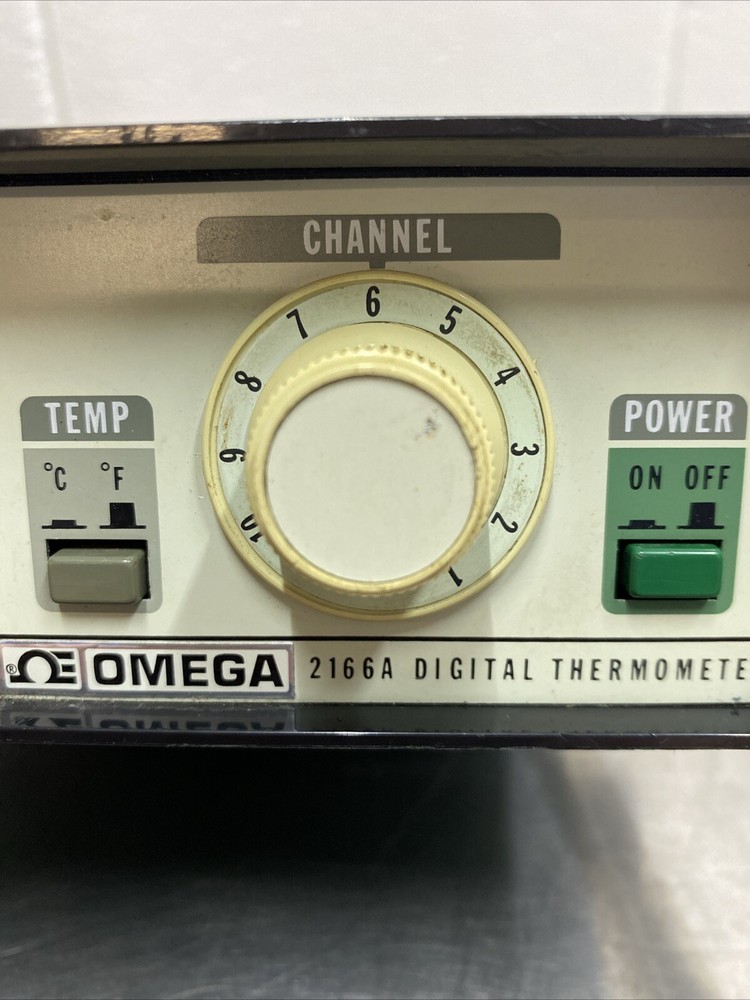 OMEGA 2166A Digital Thermometer