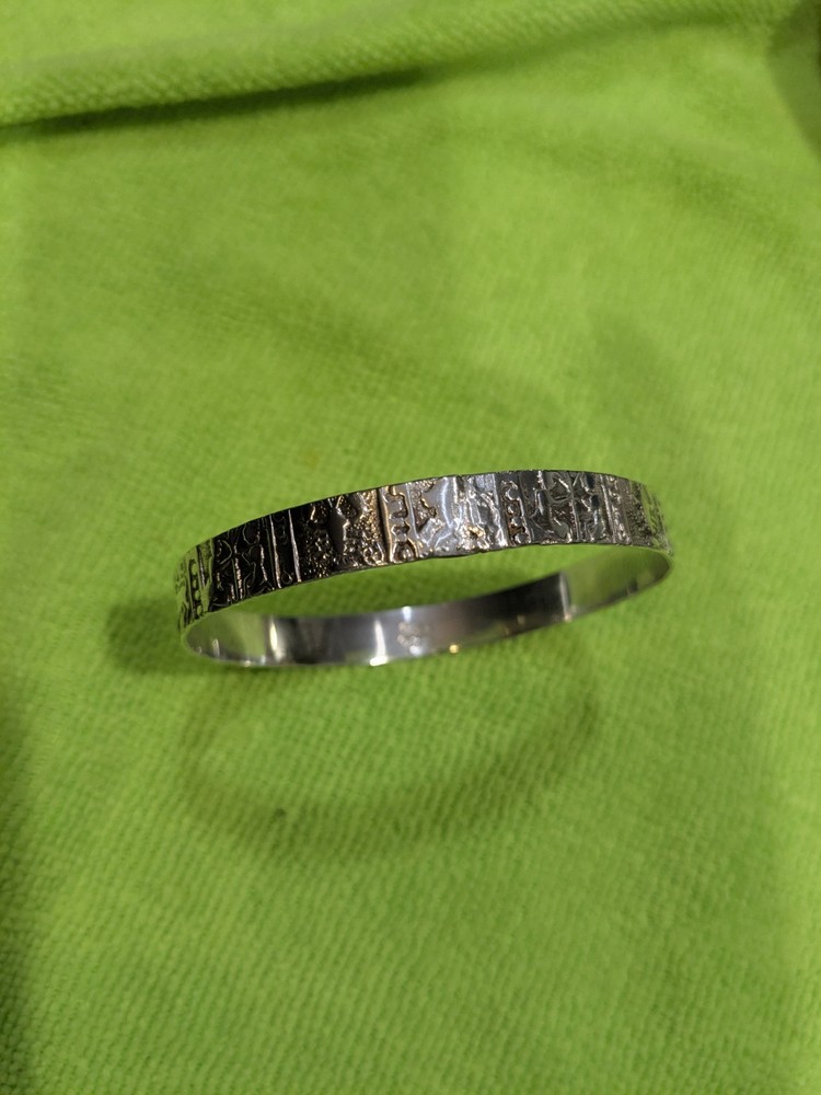 Silvertone Alpaca Bangle Zodiac Bracelet